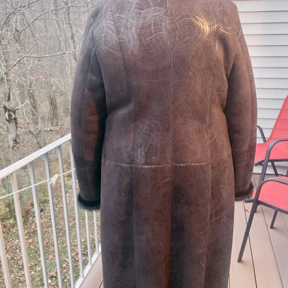 Leather and Fur Shearling Winter Coat - Picture 4 of 8